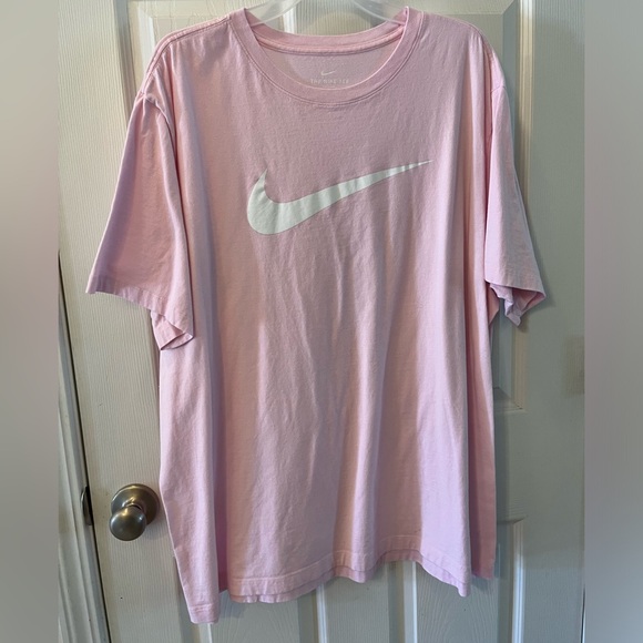 Nike Tops - Nike Woman’s Short Sleeve Pink Tee